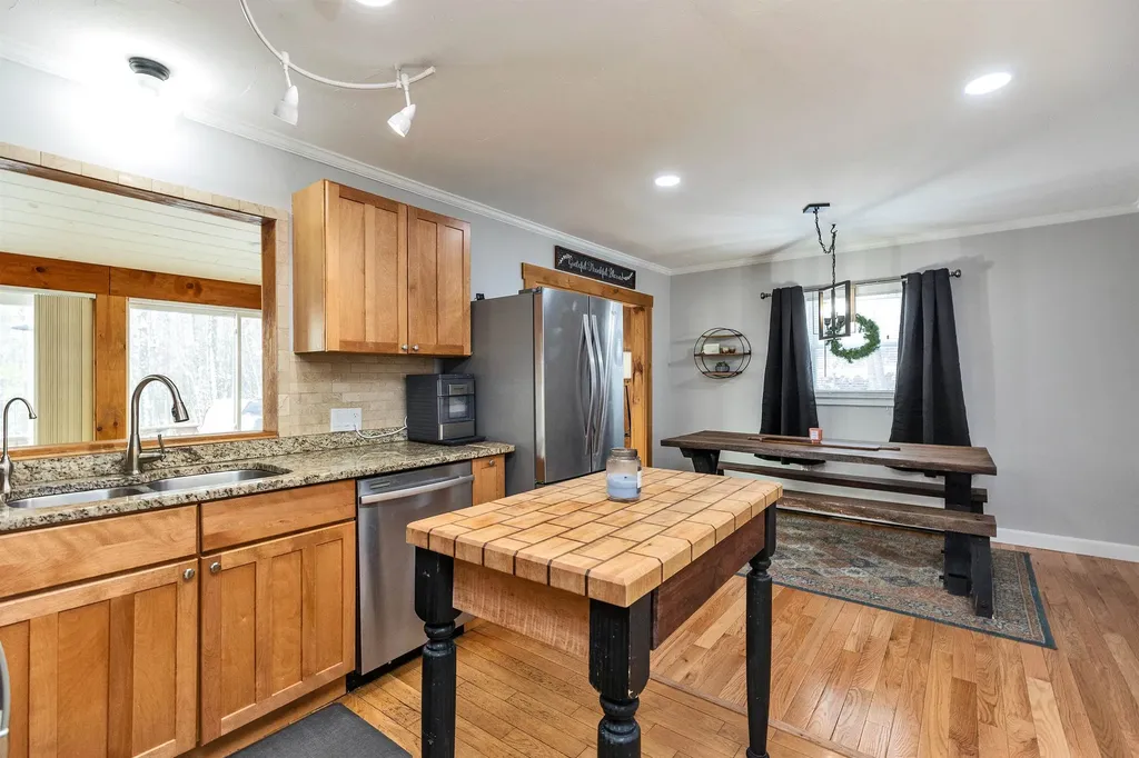 412 Deerpath Lane Pembroke NH 03275