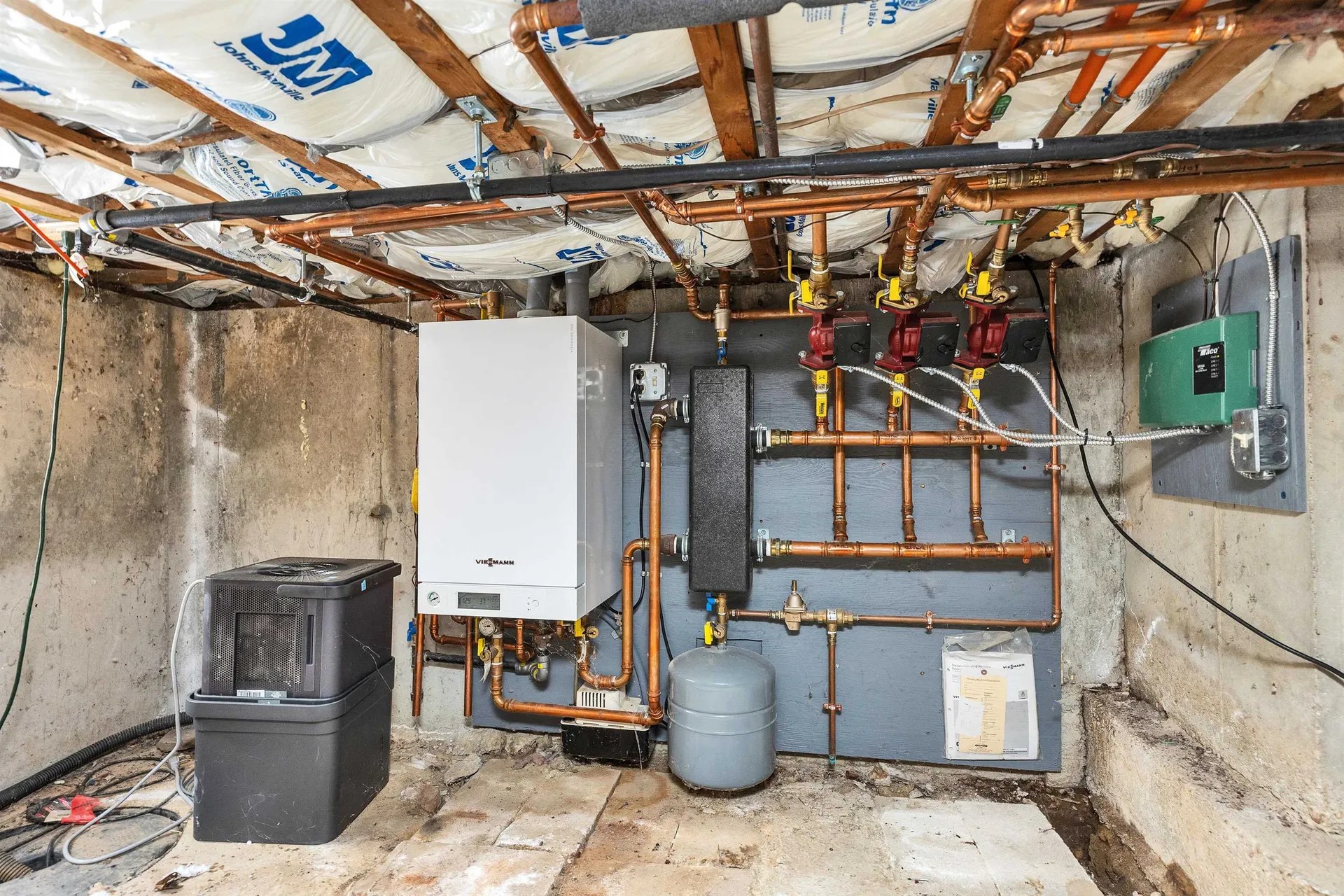 412 Deerpath Lane Pembroke NH 03275