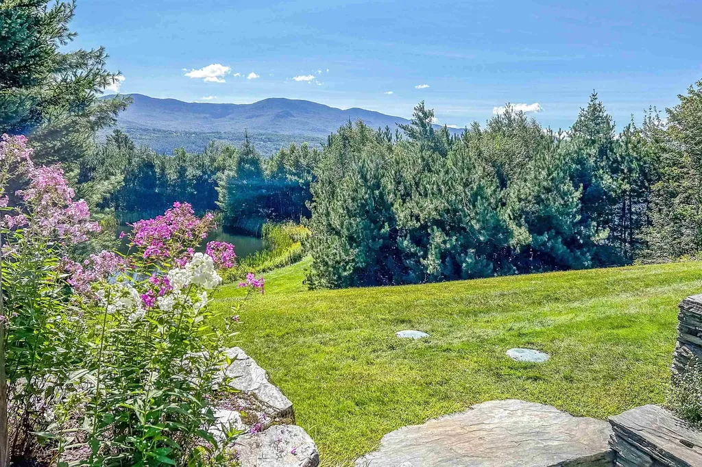 17 Hunger Lane Stowe VT 05672