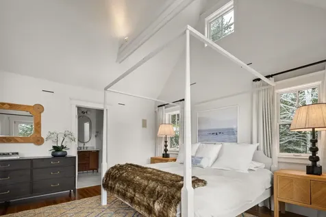 17 Hunger Lane Stowe VT 05672