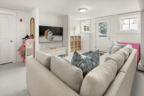 17 Hunger Lane Stowe VT 05672