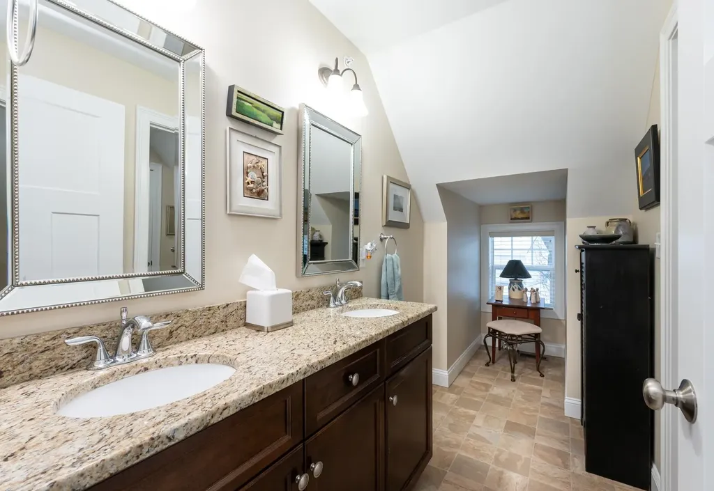 226 Villager Road Chester NH 03036