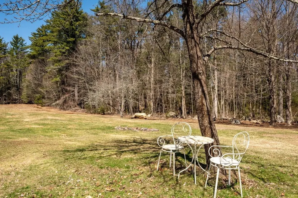 5 Mcdaniel Road Nottingham NH 03290