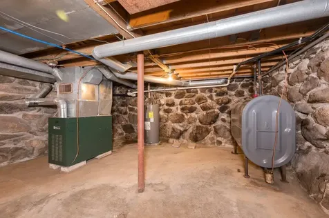 5 Mcdaniel Road Nottingham NH 03290