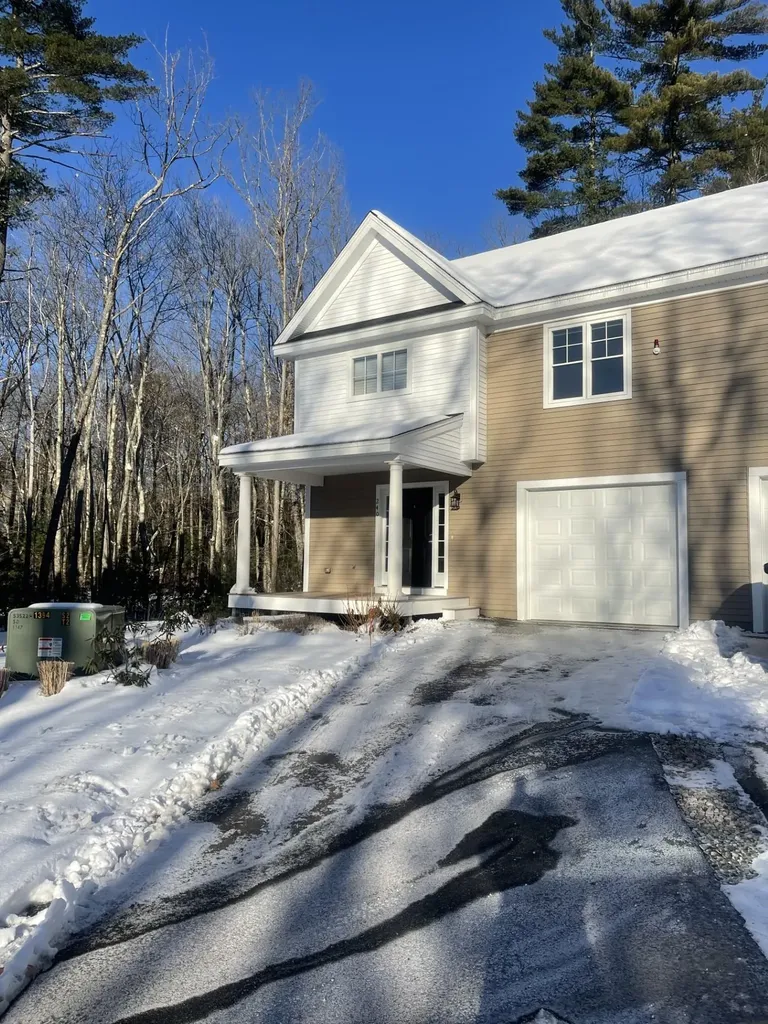 240 Knollwood Way Manchester NH 03102