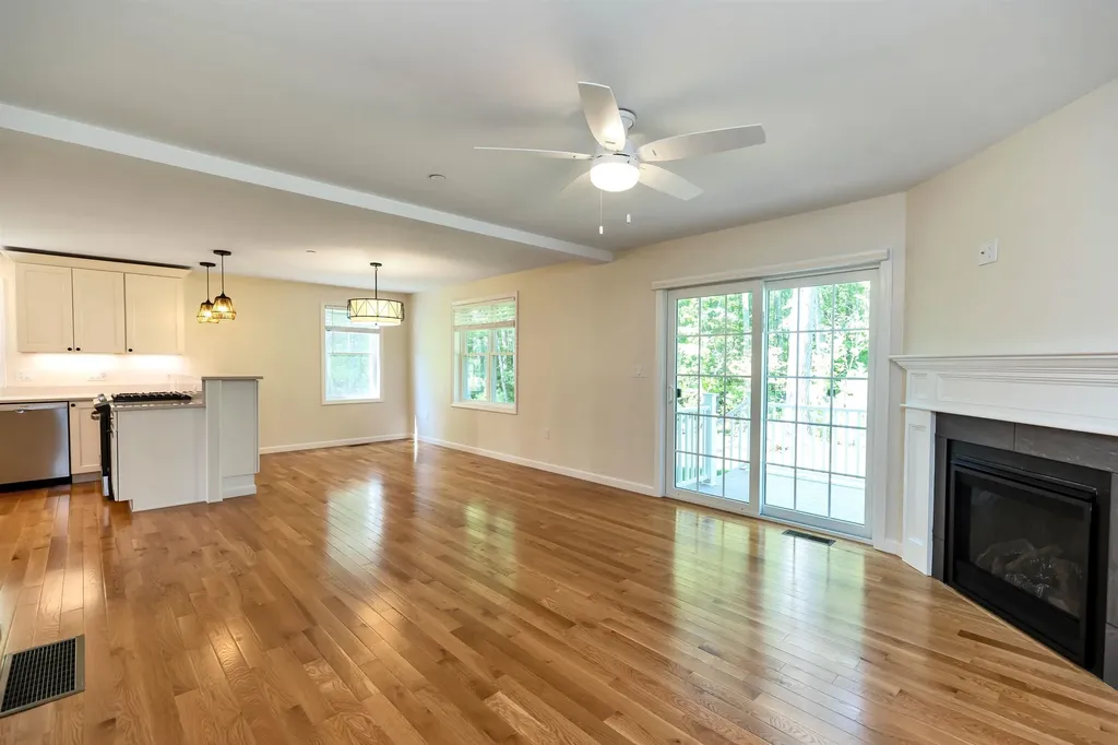 240 Knollwood Way Manchester NH 03102
