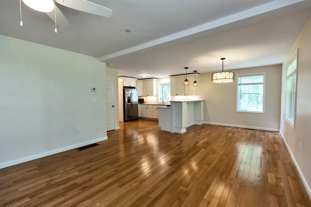 240 Knollwood Way Manchester NH 03102