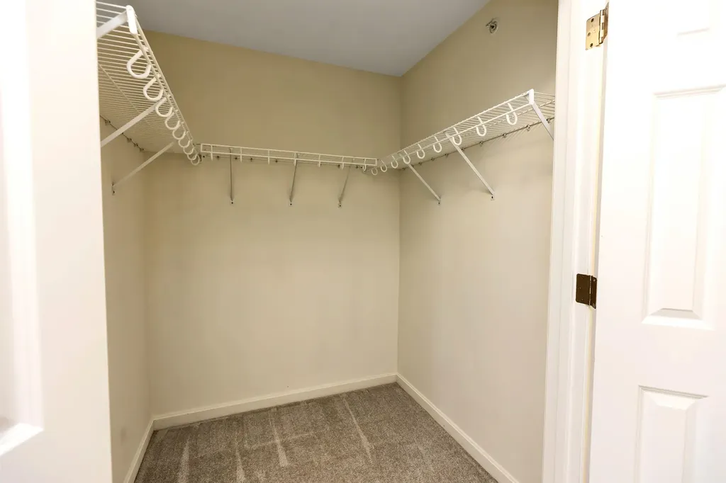 240 Knollwood Way Manchester NH 03102