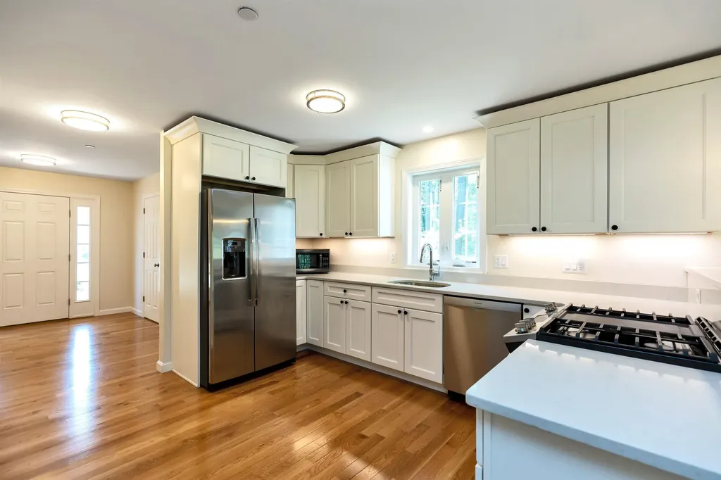 240 Knollwood Way Manchester NH 03102