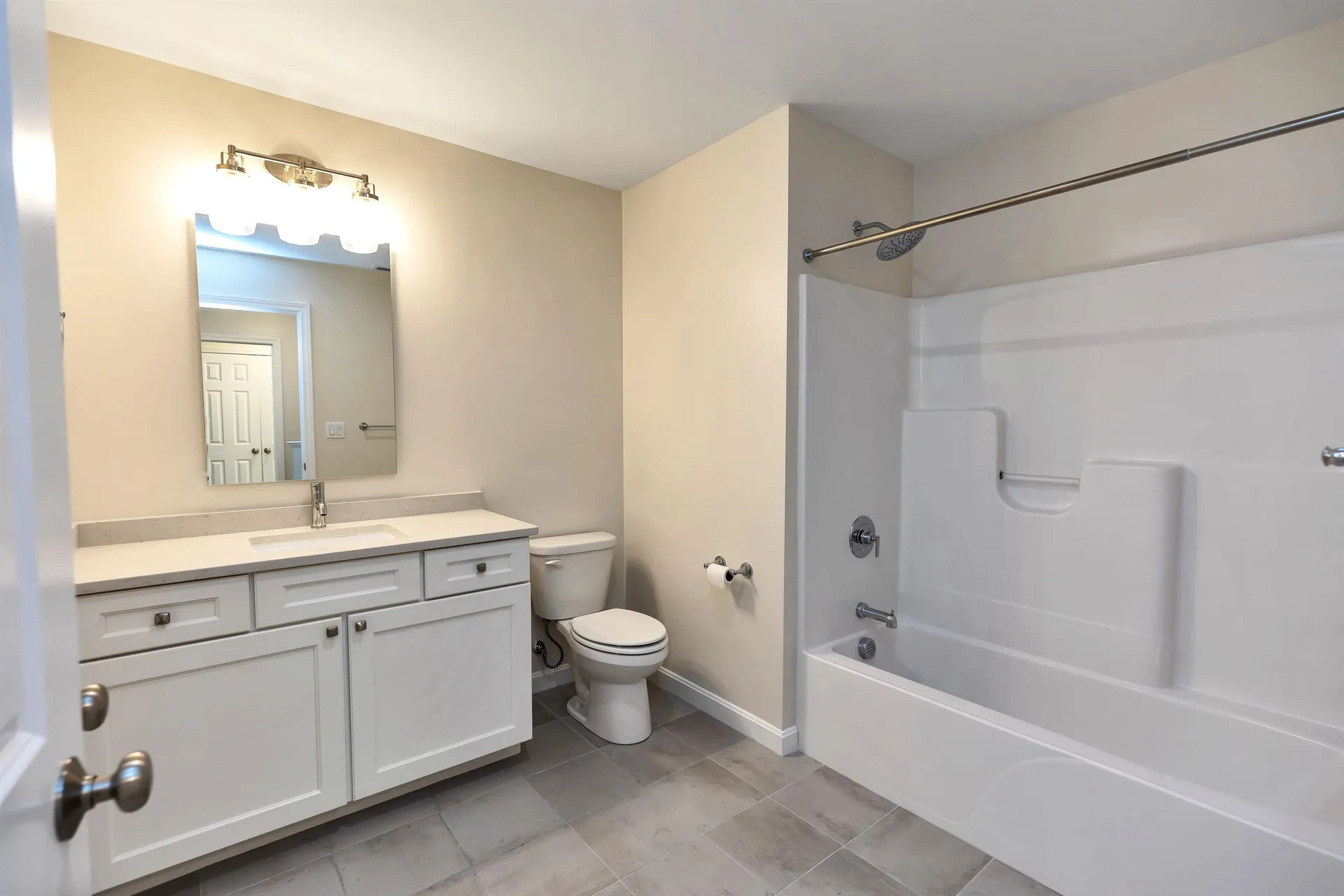 240 Knollwood Way Manchester NH 03102