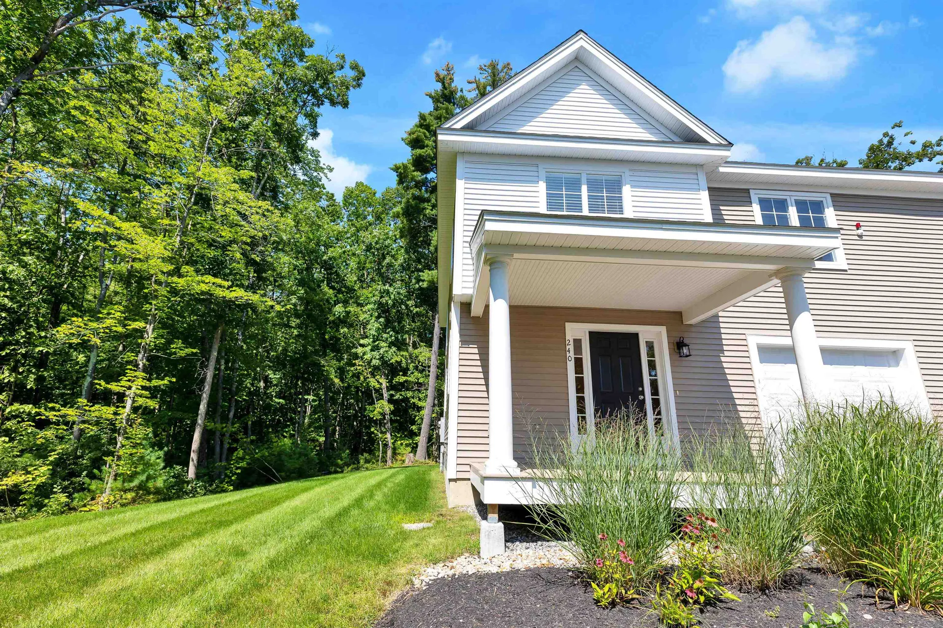 240 Knollwood Way Manchester NH 03102