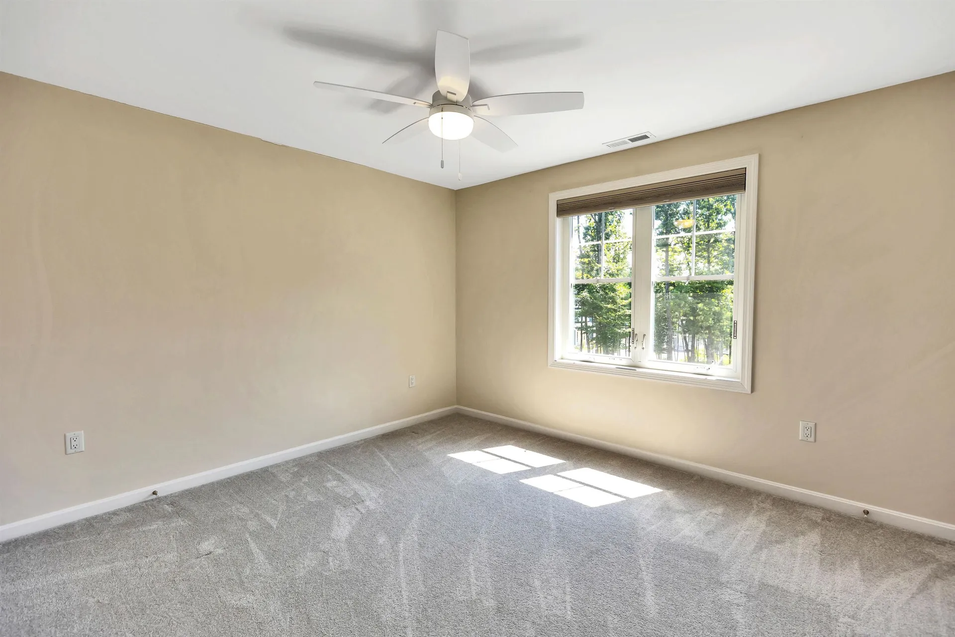 240 Knollwood Way Manchester NH 03102
