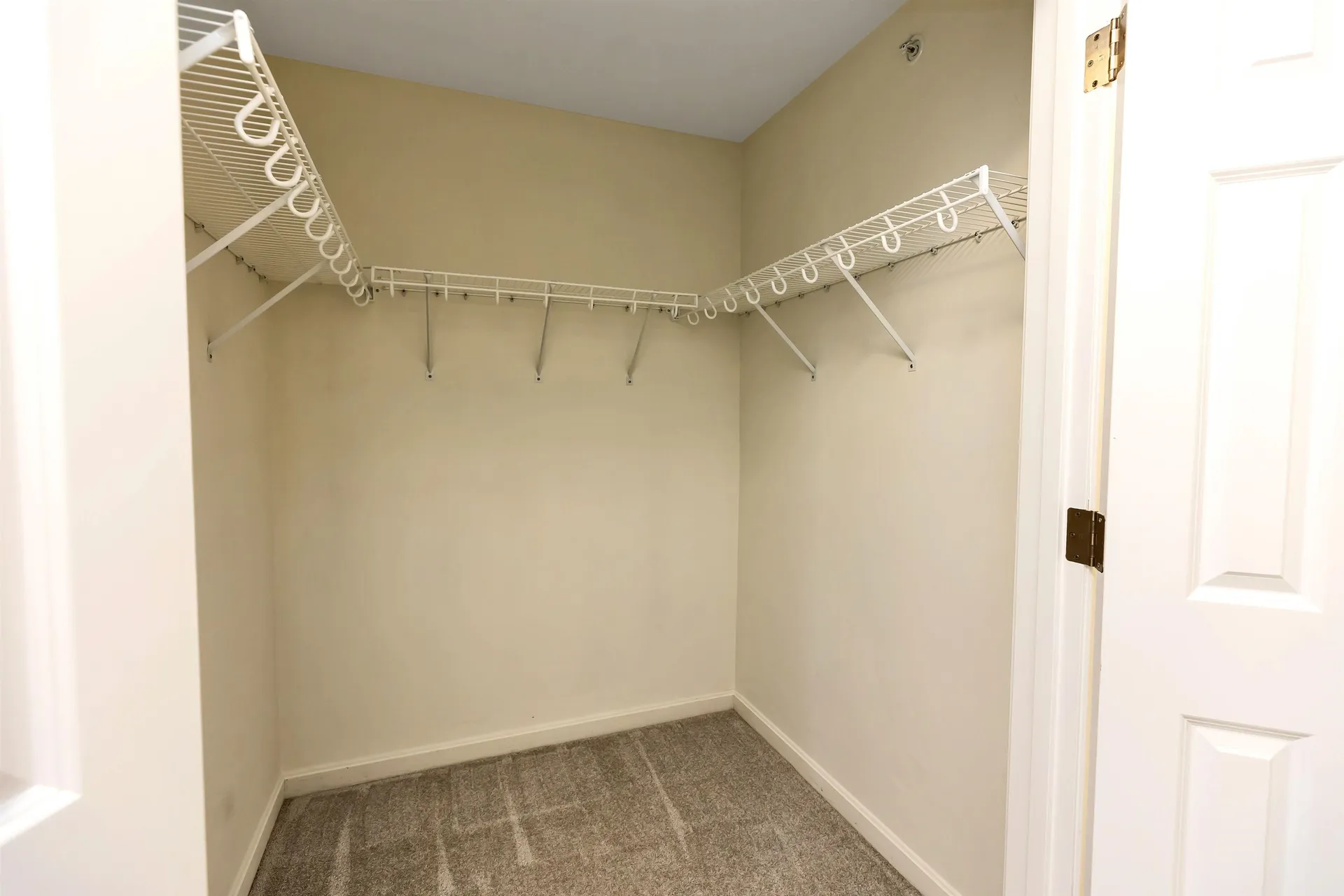 240 Knollwood Way Manchester NH 03102