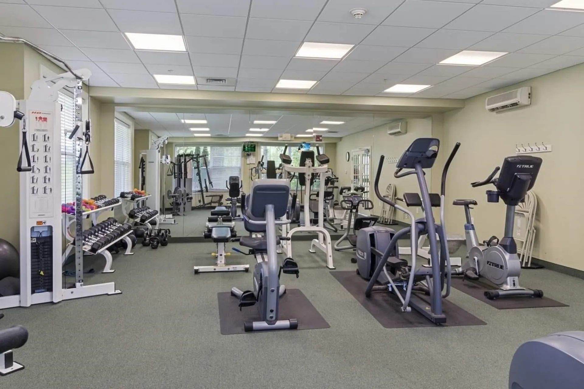 240 Knollwood Way Manchester NH 03102