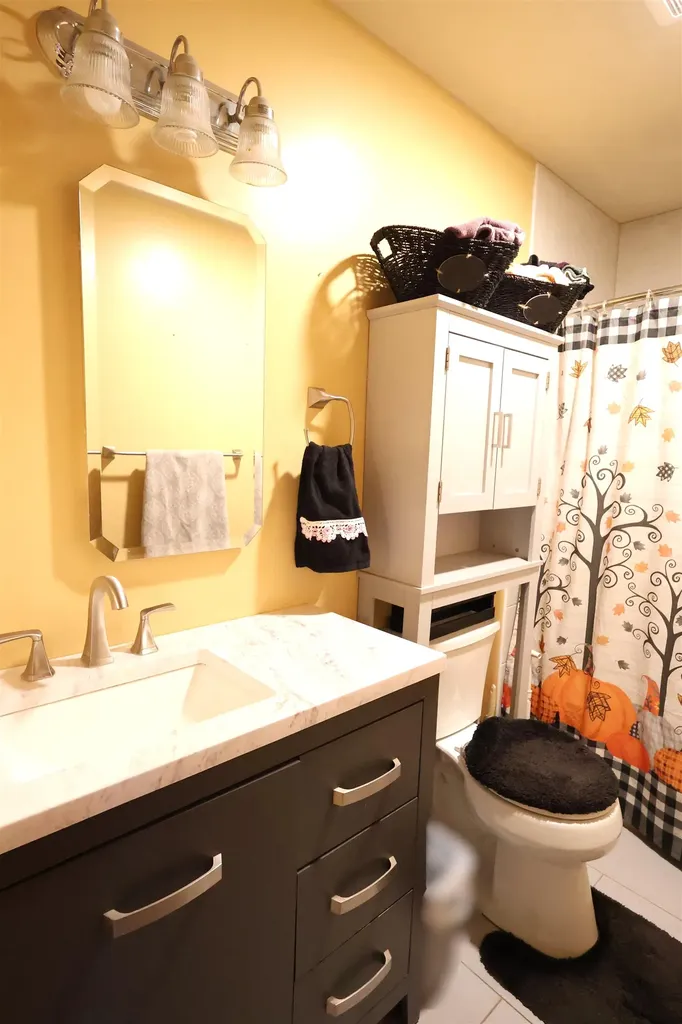 25 Marshall Avenue Hartford VT 05001