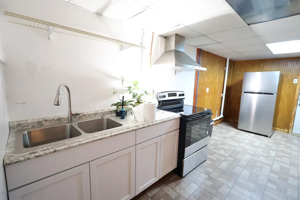 25 Marshall Avenue Hartford VT 05001