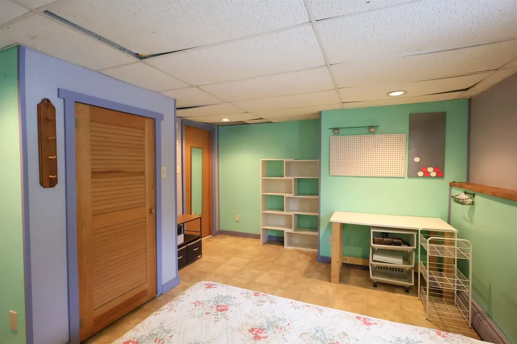 25 Marshall Avenue Hartford VT 05001