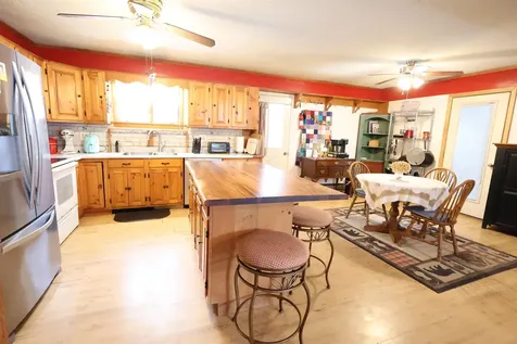 25 Marshall Avenue Hartford VT 05001