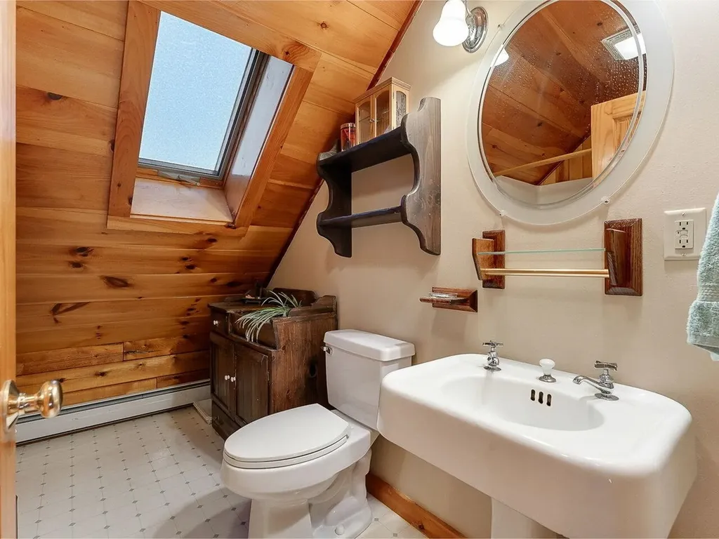 657 Maple Street Waltham VT 05491
