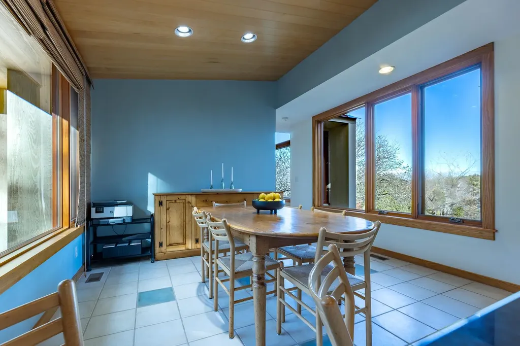 48 Rennie Road Hanover NH 03755