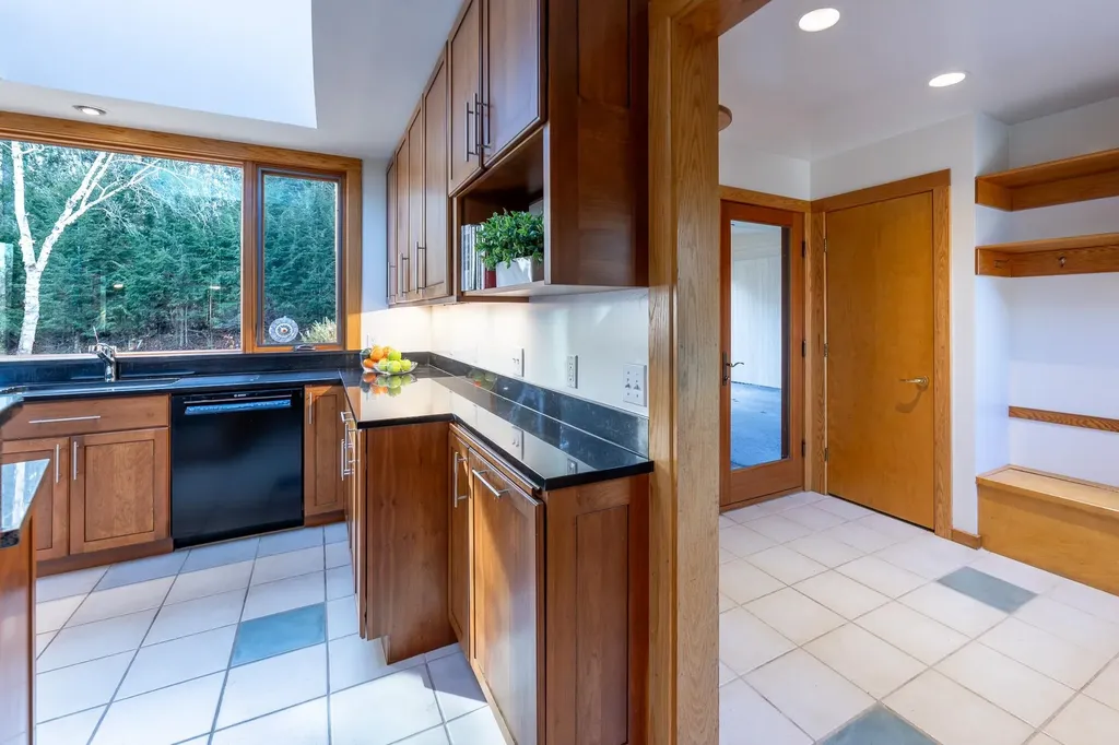 48 Rennie Road Hanover NH 03755