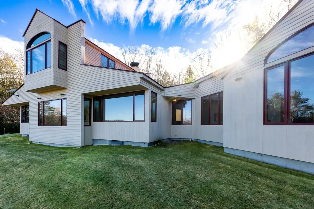 48 Rennie Road Hanover NH 03755