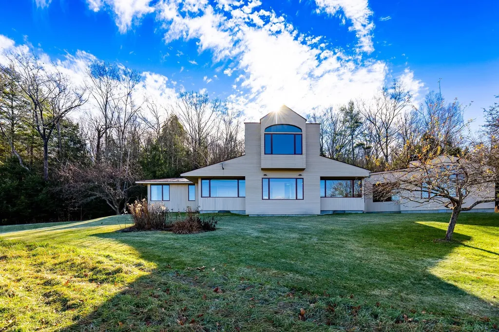 48 Rennie Road Hanover NH 03755