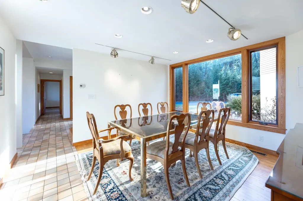 48 Rennie Road Hanover NH 03755