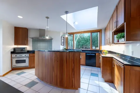 48 Rennie Road Hanover NH 03755