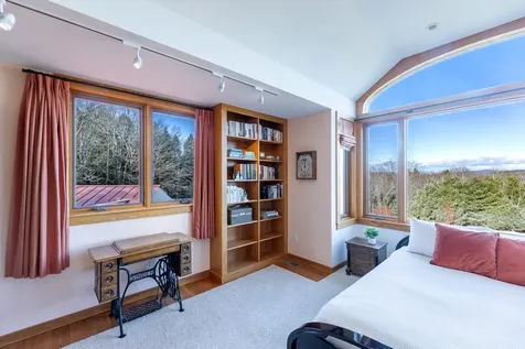 48 Rennie Road Hanover NH 03755