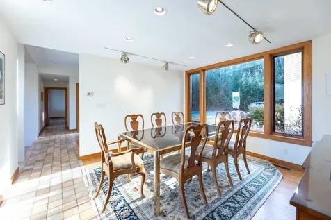 48 Rennie Road Hanover NH 03755