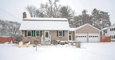 2 Broadcrest Lane Nashua NH 03063