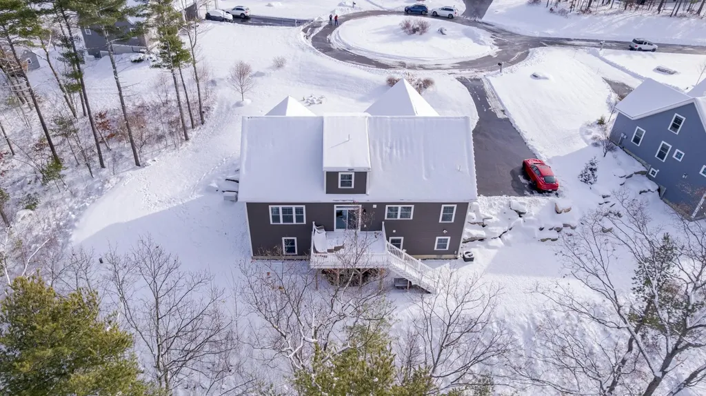 22 Sunrise Circle Auburn NH 03032