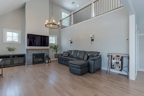 22 Sunrise Circle Auburn NH 03032