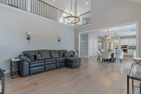 22 Sunrise Circle Auburn NH 03032