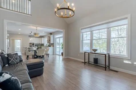 22 Sunrise Circle Auburn NH 03032