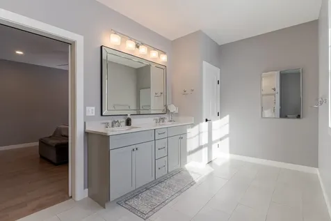 22 Sunrise Circle Auburn NH 03032