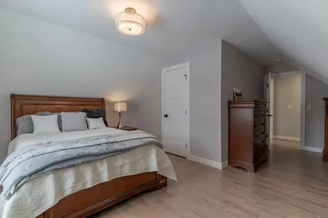 22 Sunrise Circle Auburn NH 03032