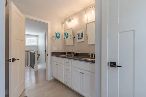 22 Sunrise Circle Auburn NH 03032