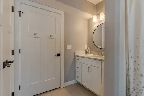 22 Sunrise Circle Auburn NH 03032