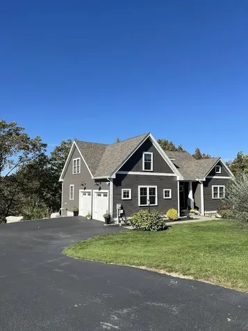 22 Sunrise Circle Auburn NH 03032