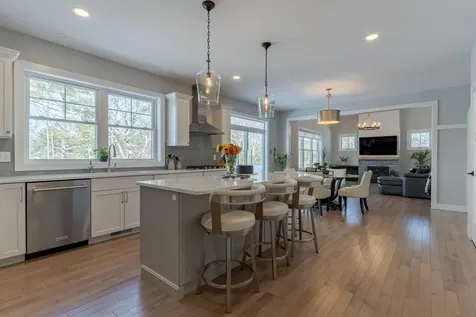 22 Sunrise Circle Auburn NH 03032