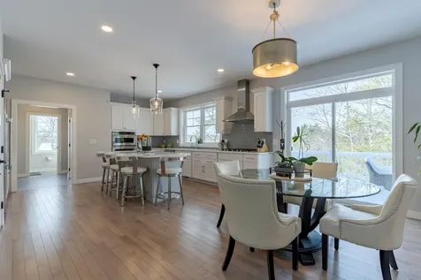 22 Sunrise Circle Auburn NH 03032