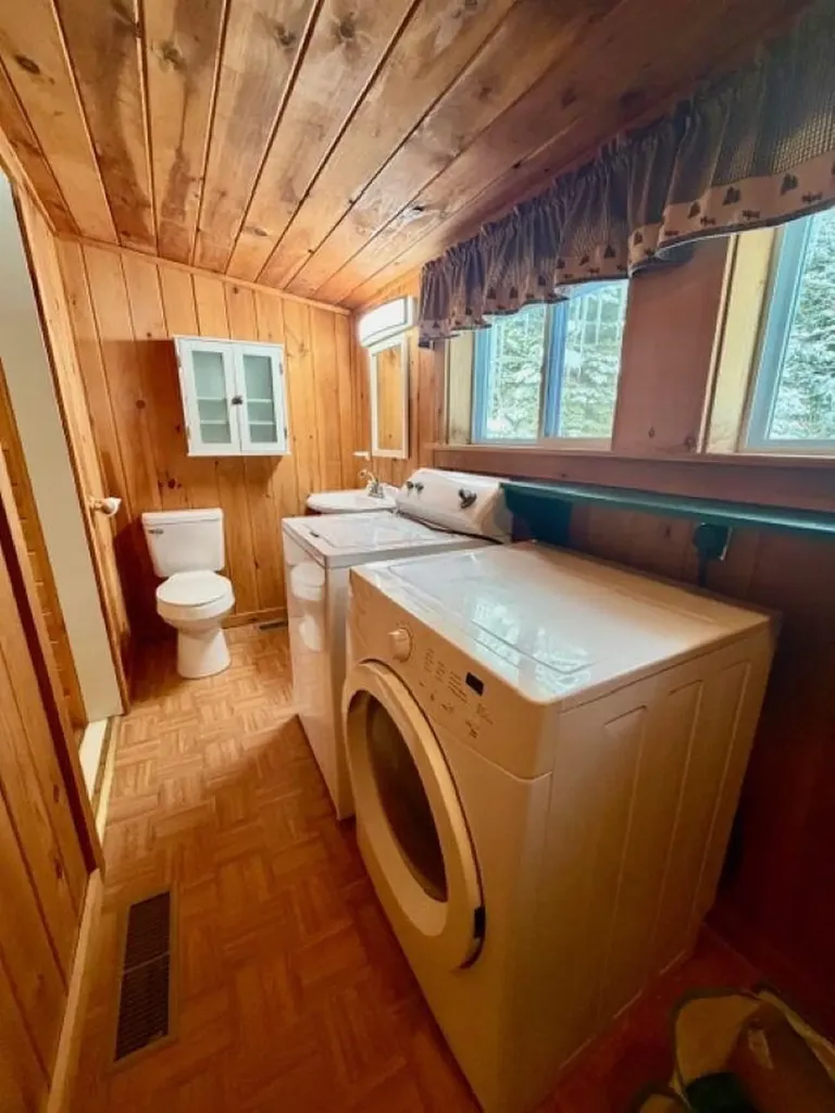 21 Pinette Road Errol NH 03579