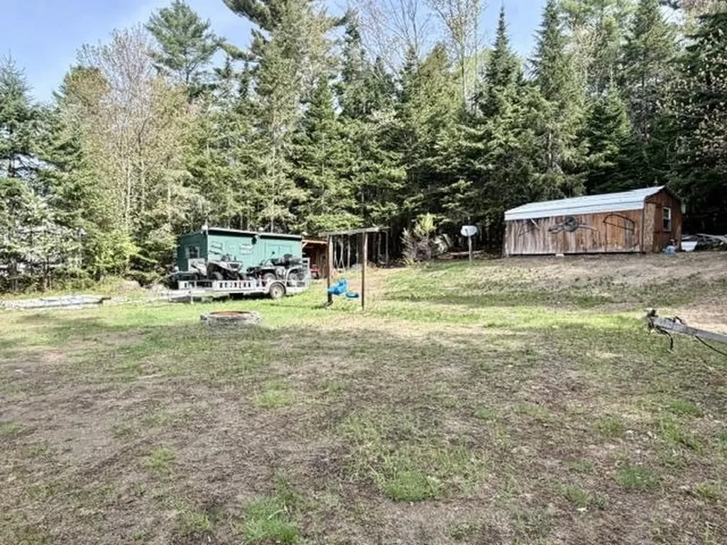 21 Pinette Road Errol NH 03579