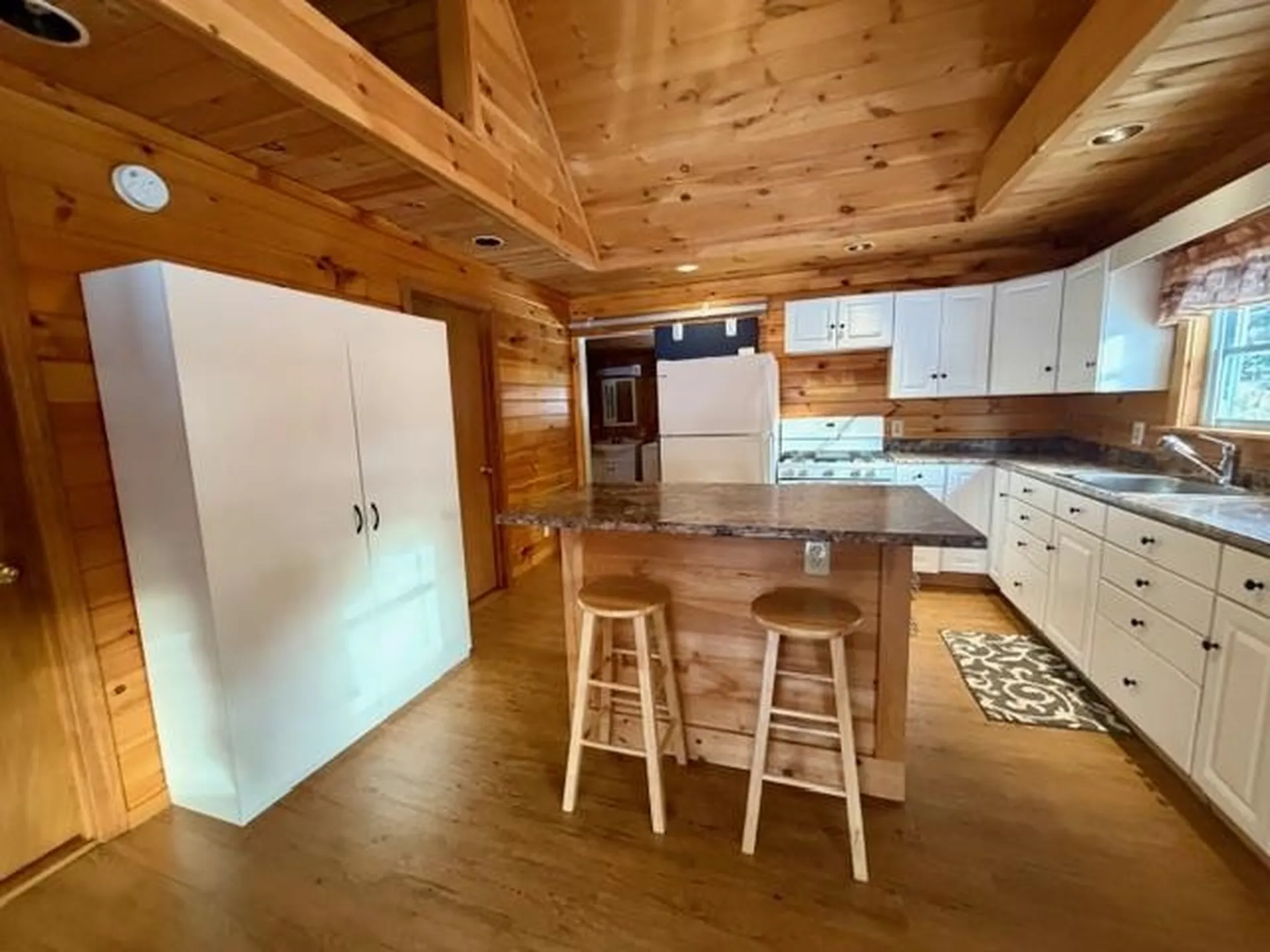 21 Pinette Road Errol NH 03579