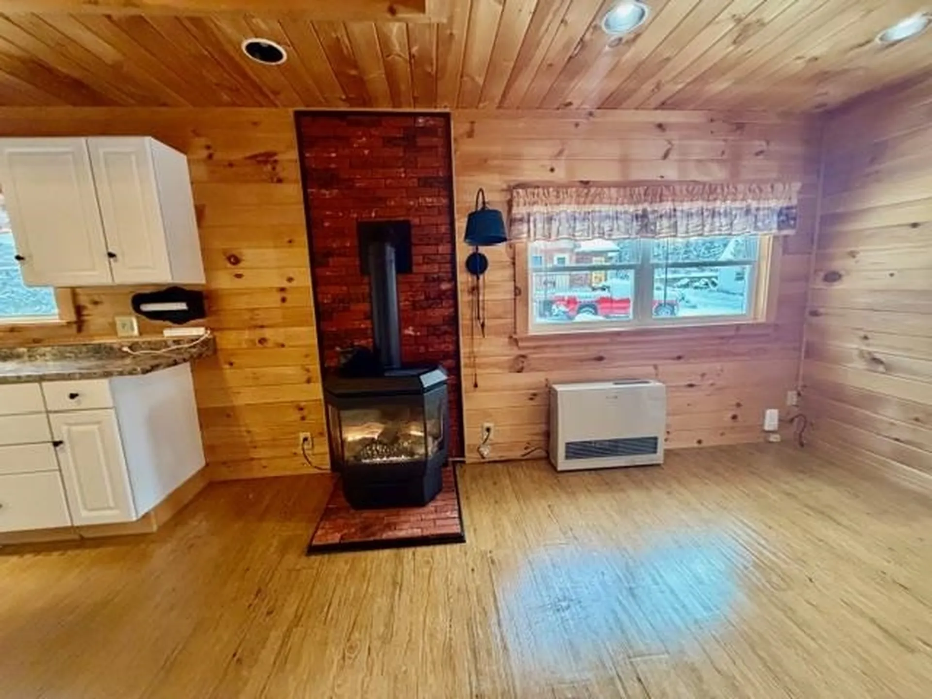 21 Pinette Road Errol NH 03579