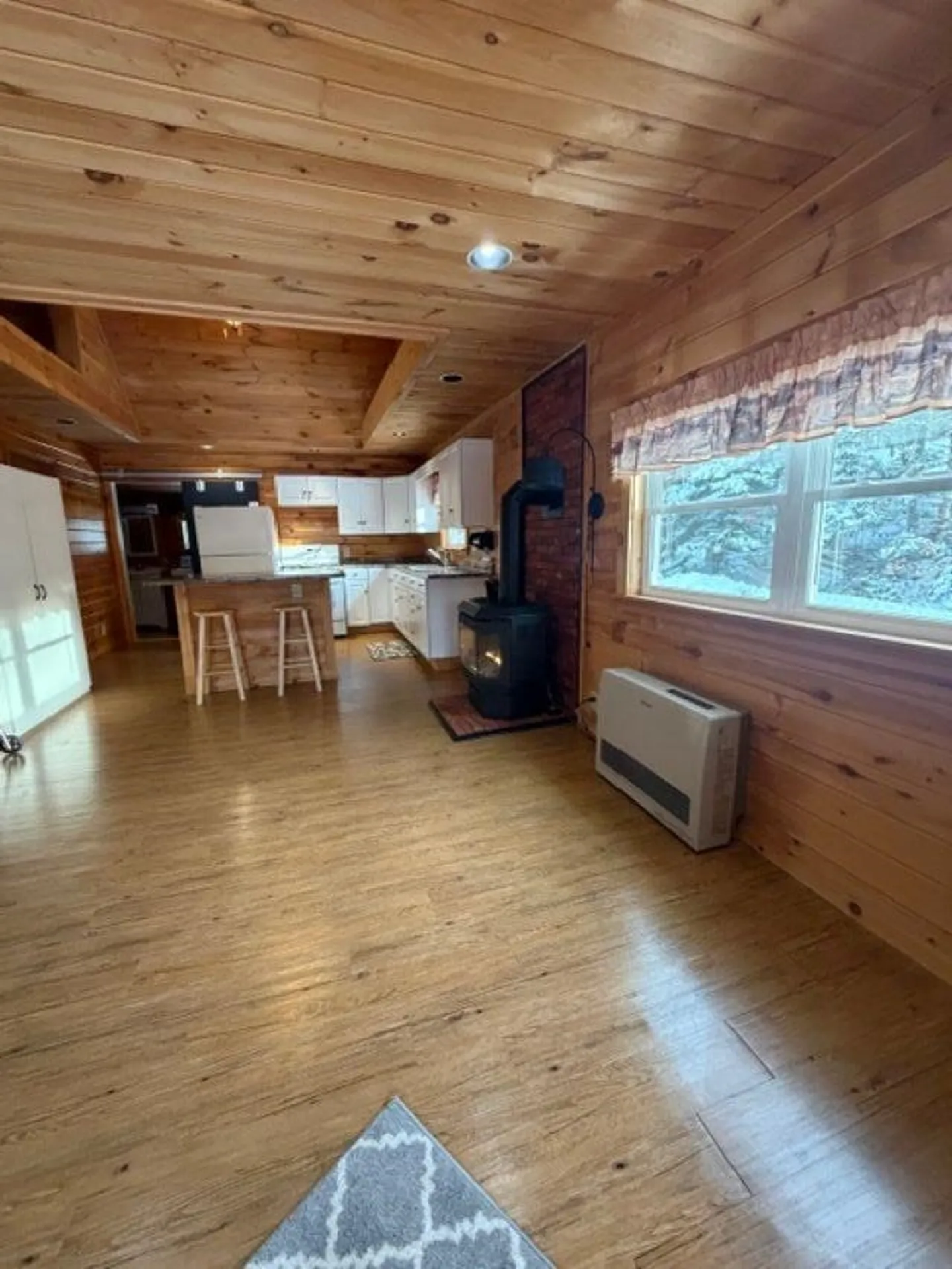 21 Pinette Road Errol NH 03579