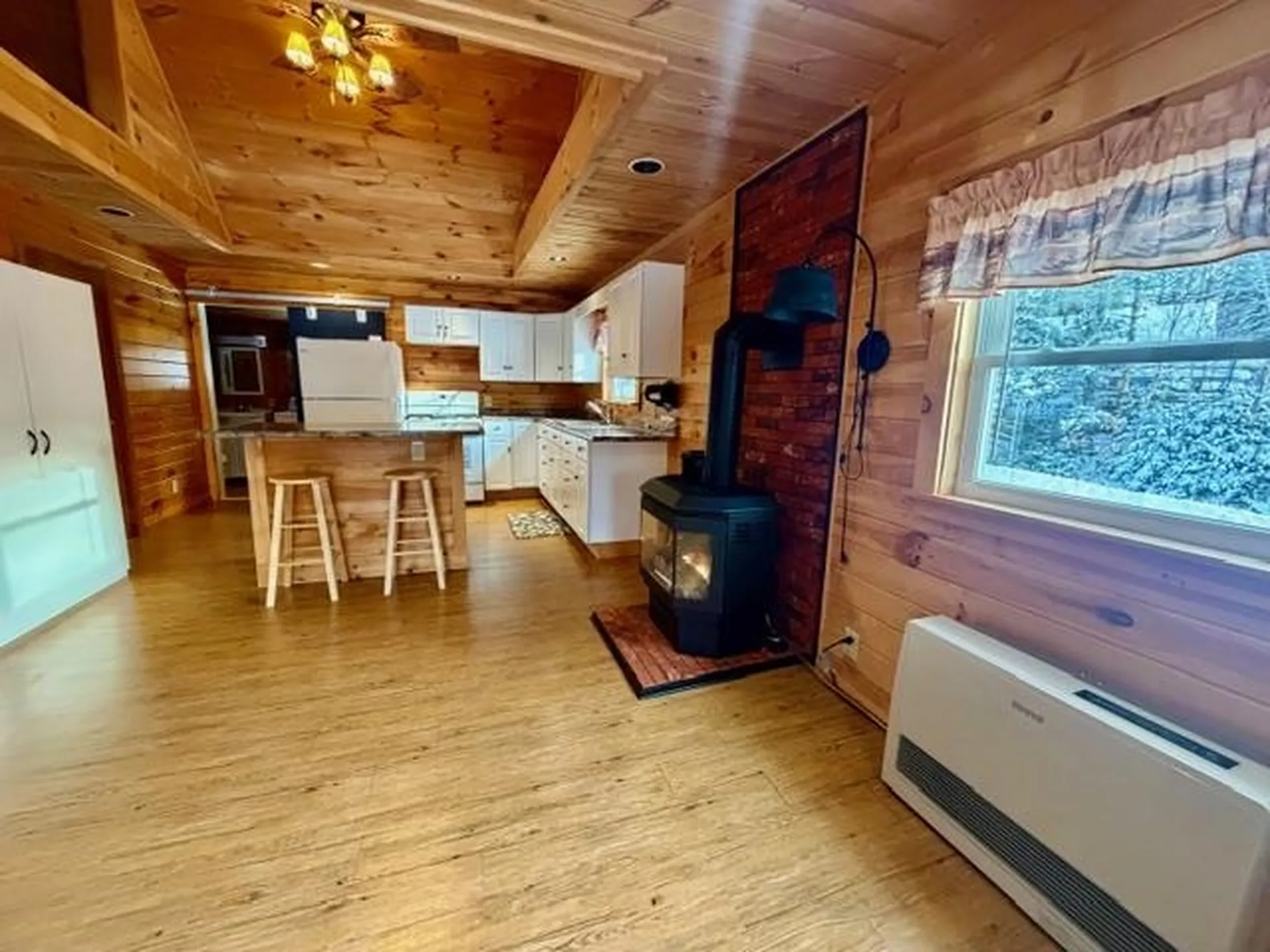 21 Pinette Road Errol NH 03579