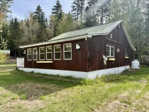 21 Pinette Road Errol NH 03579